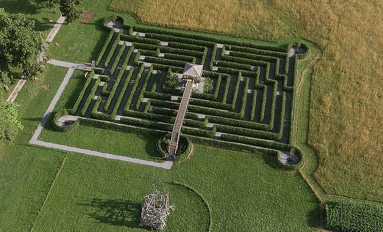 Labyrinth von Schloss und Tierpark Rosegg im Rosental